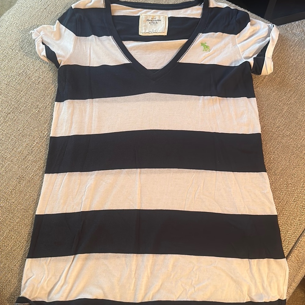 Abercrombie and Fitch navy and white stripe tshirt size small